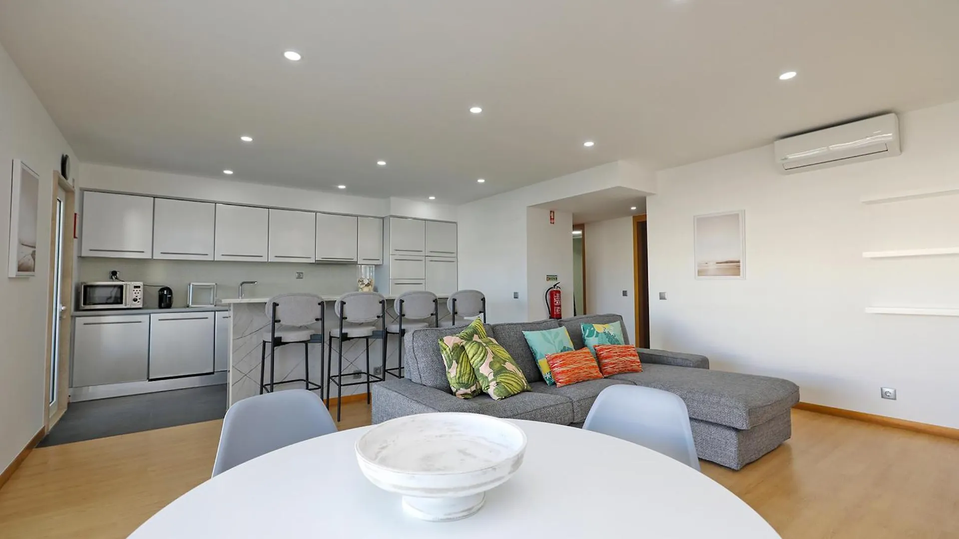 B19 - Marina Bay Apartment Lagos 0*,  Portekiz