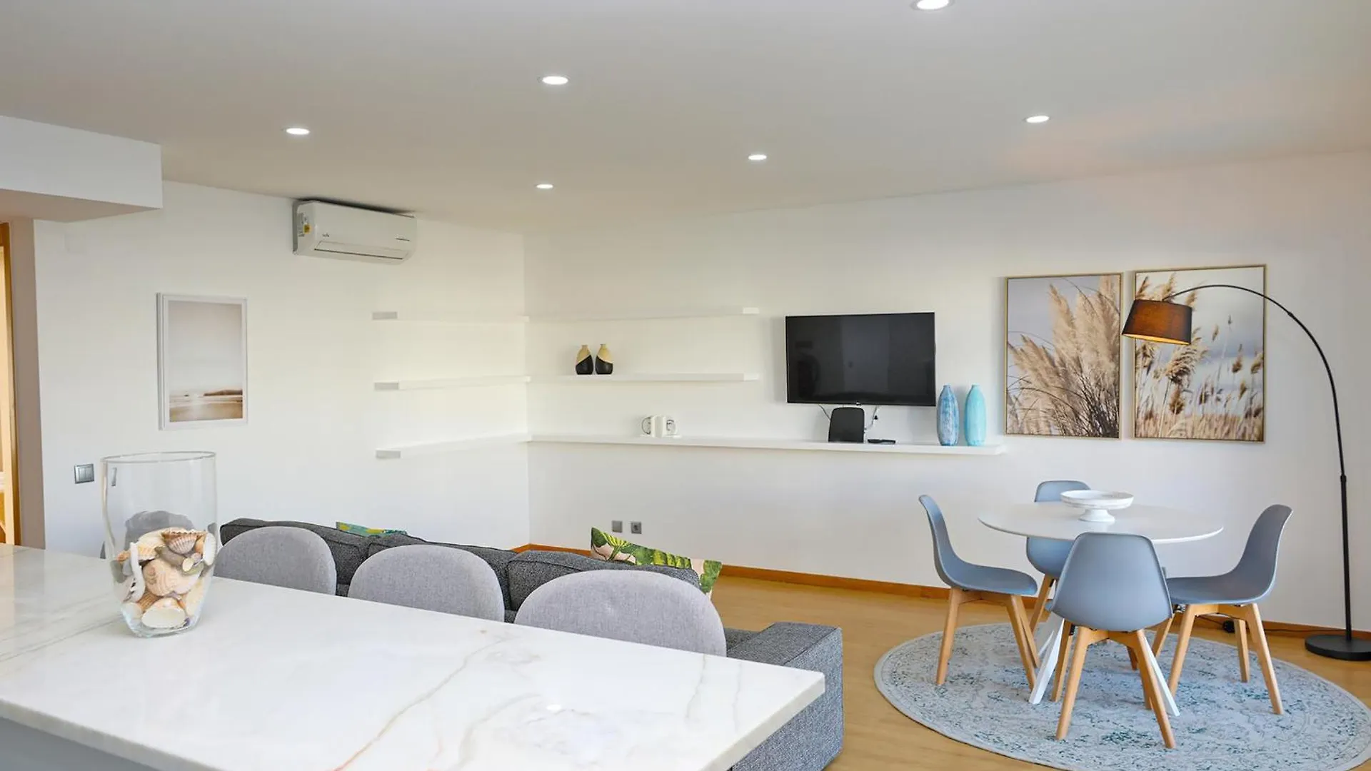 B19 - Marina Bay Apartment Lagos